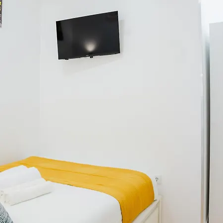 Quartos - Luciano Cordeiro 3 Andar *